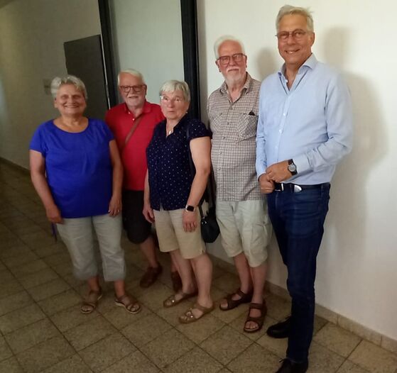 Klaus Tovar mit dem alten Renchener OV Vorstand und den Hohbergern