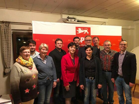 Der neugewählte Vorstand und Elvira Drobinski-Weiß